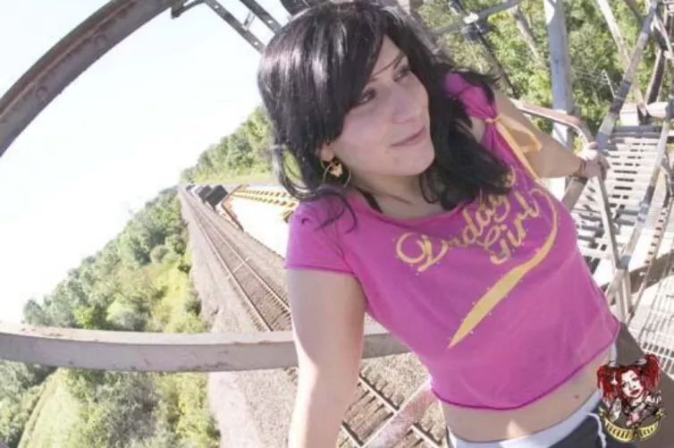 London Andrews by evenflow_2991