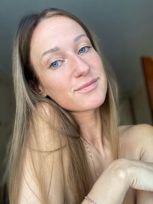 Morning selfie by TheEmilyXrose