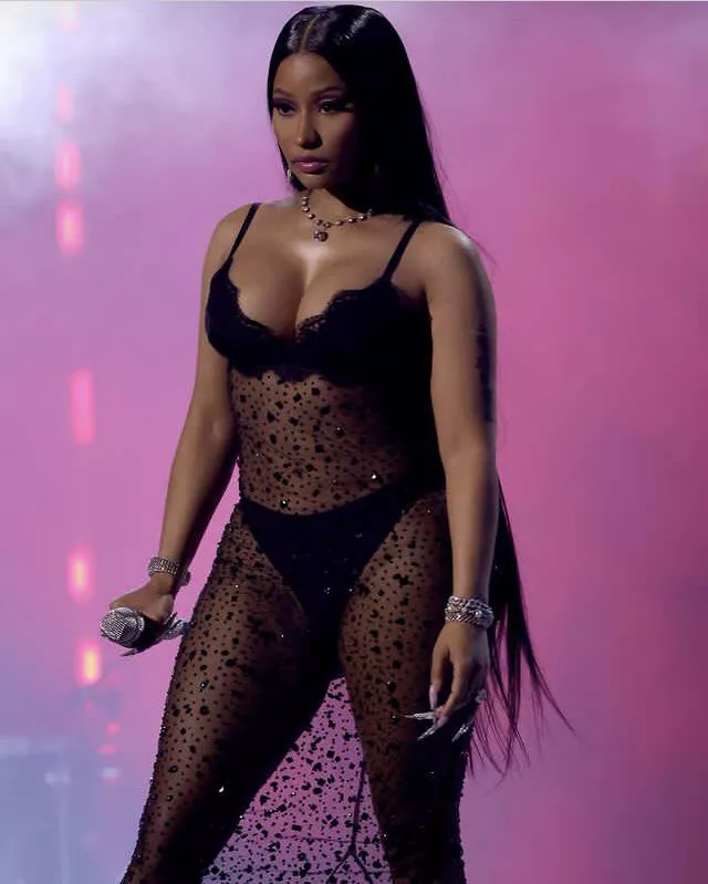 Nicki Minaj vmas posted by OVOyoungozzy