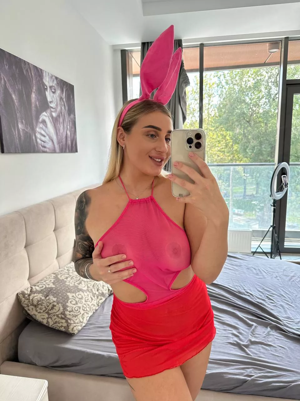 The pink bunny wants to taste your carrot posted by BarrenSelf