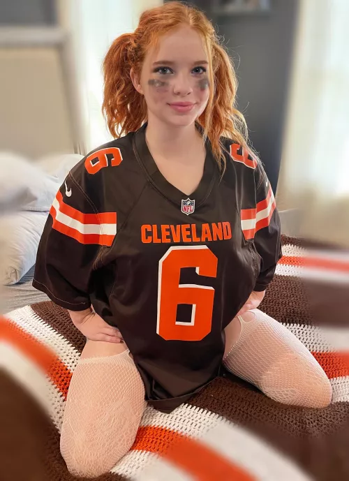 Thurs, Sun, and Mon - are all football sex days! by panda8787