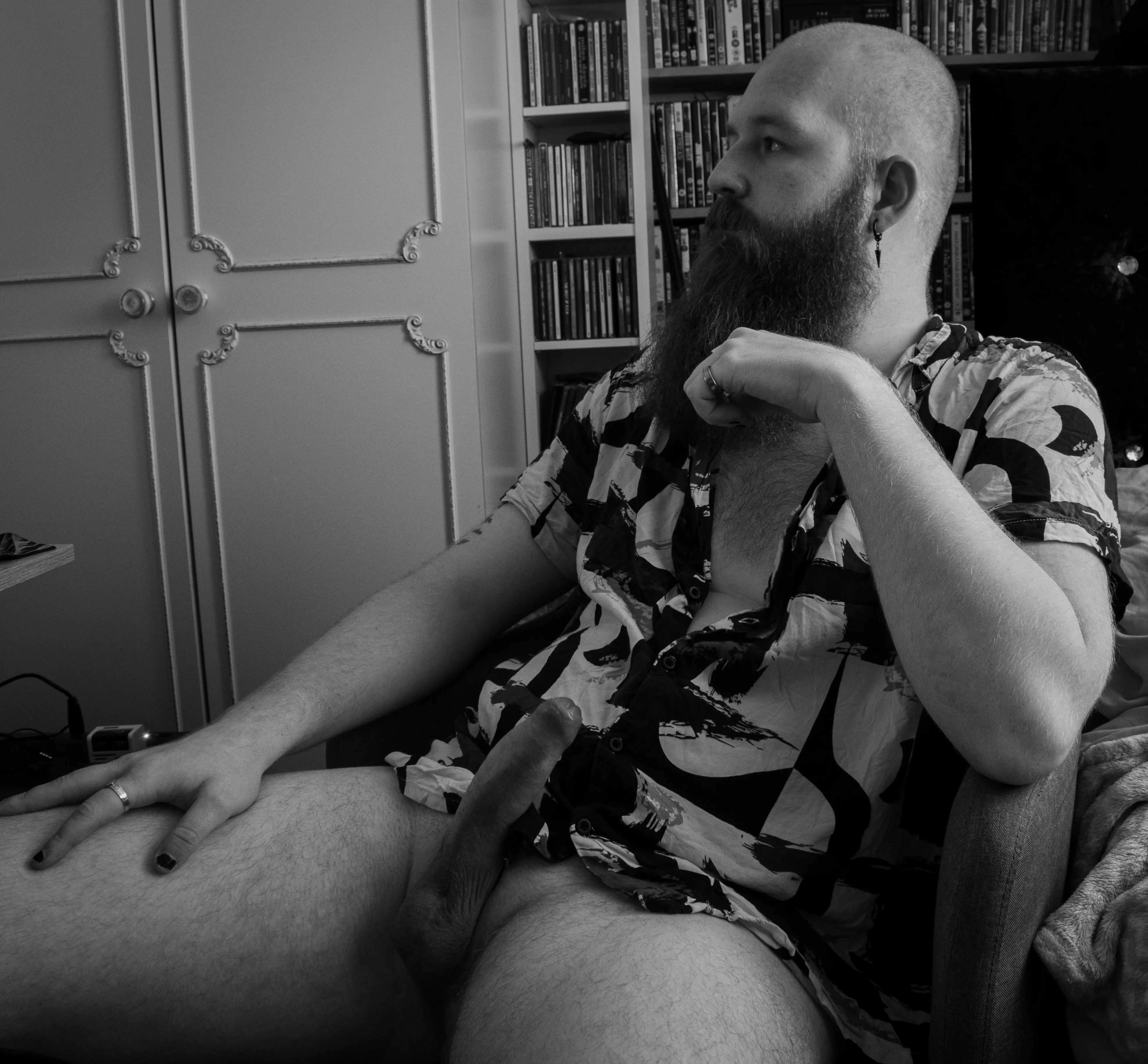 What you doing if you walk in in me like this? posted by Theguywhosdoingok