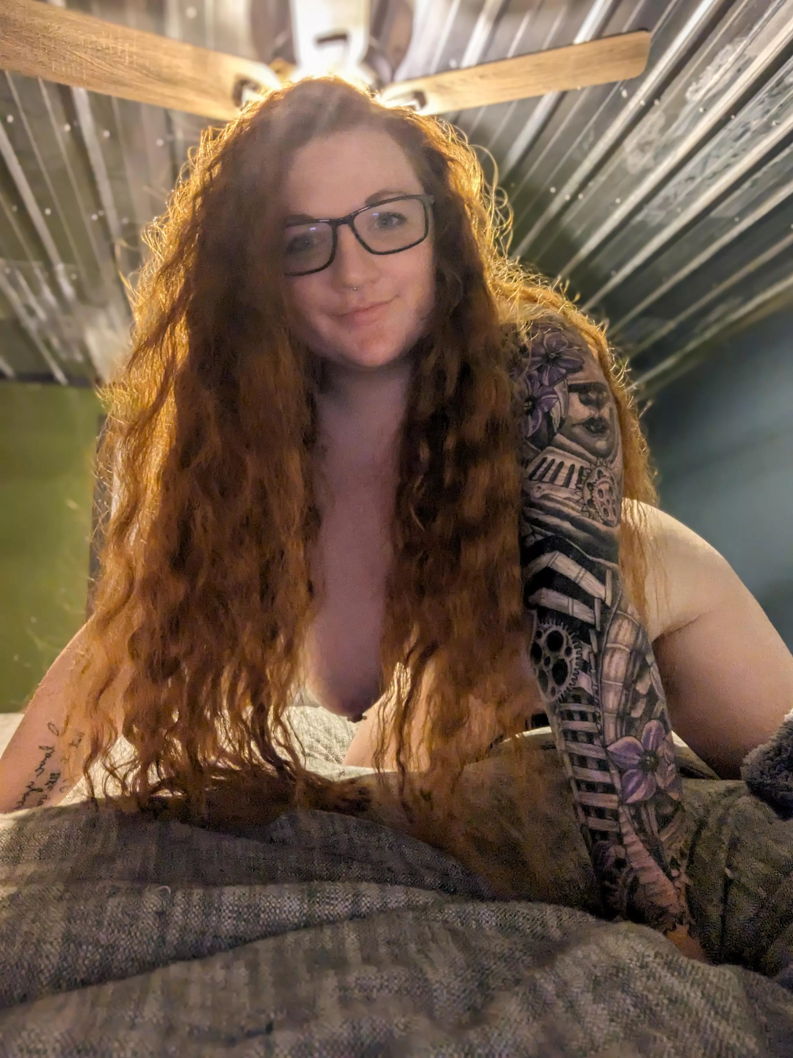 When the lighting makes you feel like a goddess, you just have to take a picture ☺️ posted by redheadmama3