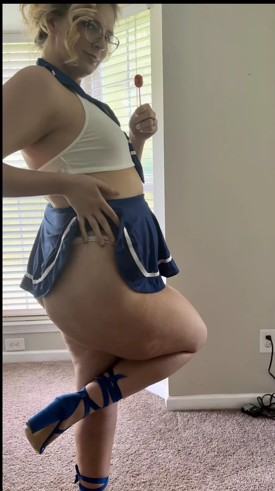 ( 18+ F OC ) I do think blue is my color posted by CurvaceousKluv