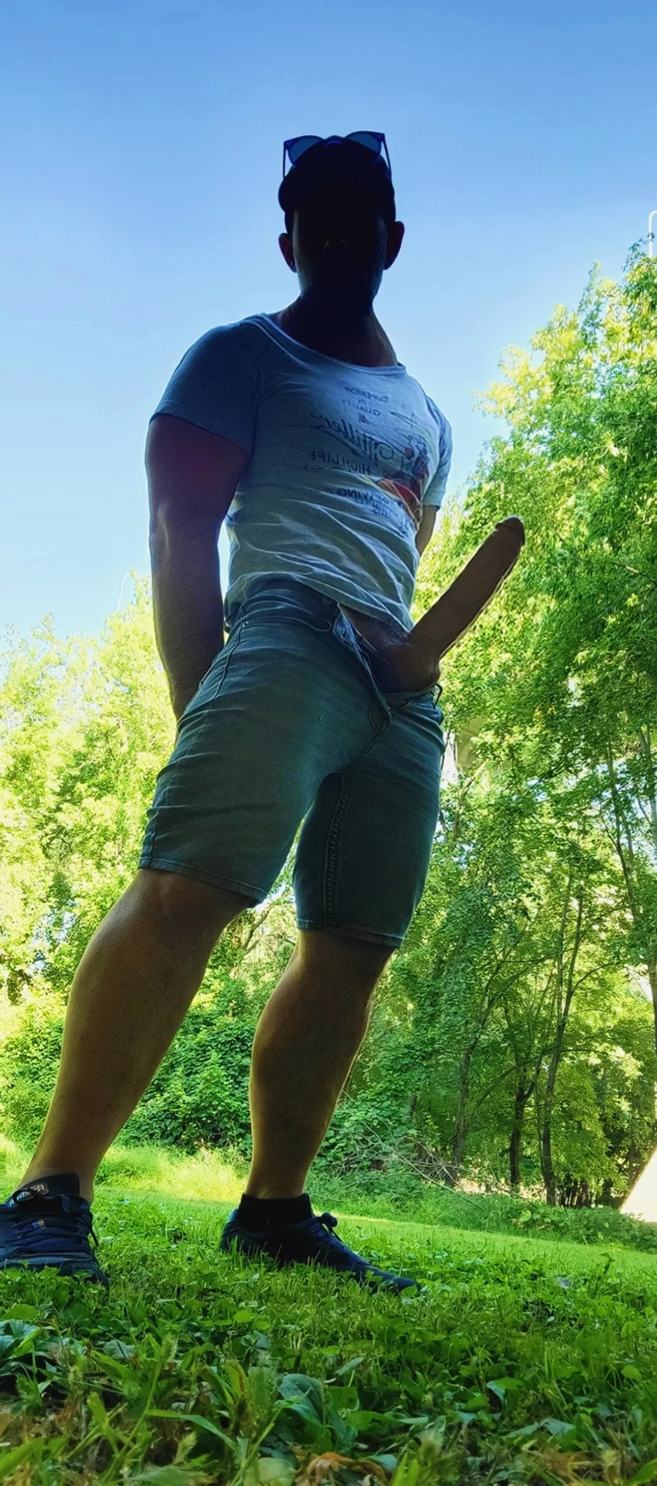 24 years... need a lot of training now. Any help here?? DM ME!! posted by BigLuke24XXL