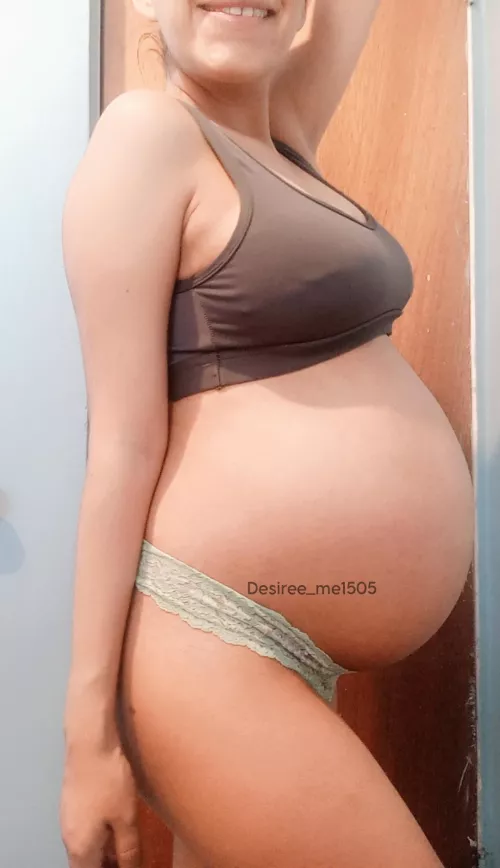 34 weeks! What do you like most about a pregnant woman? by Desiree_me1505