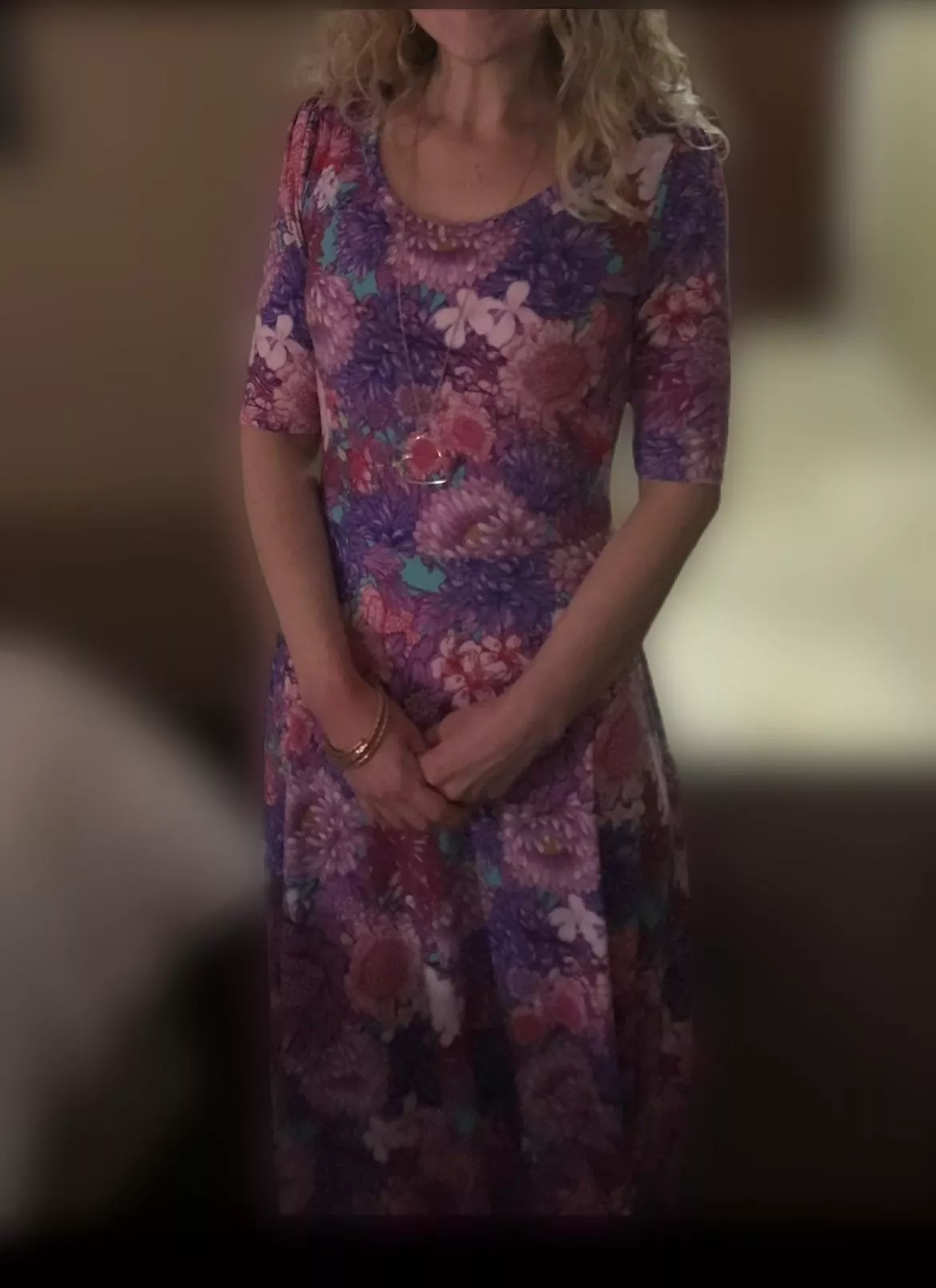 Anxiously awaiting a new lover in a hotel room posted by inthisroom77