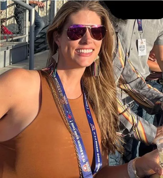 Busty beauty posted by Mr_Syrup_