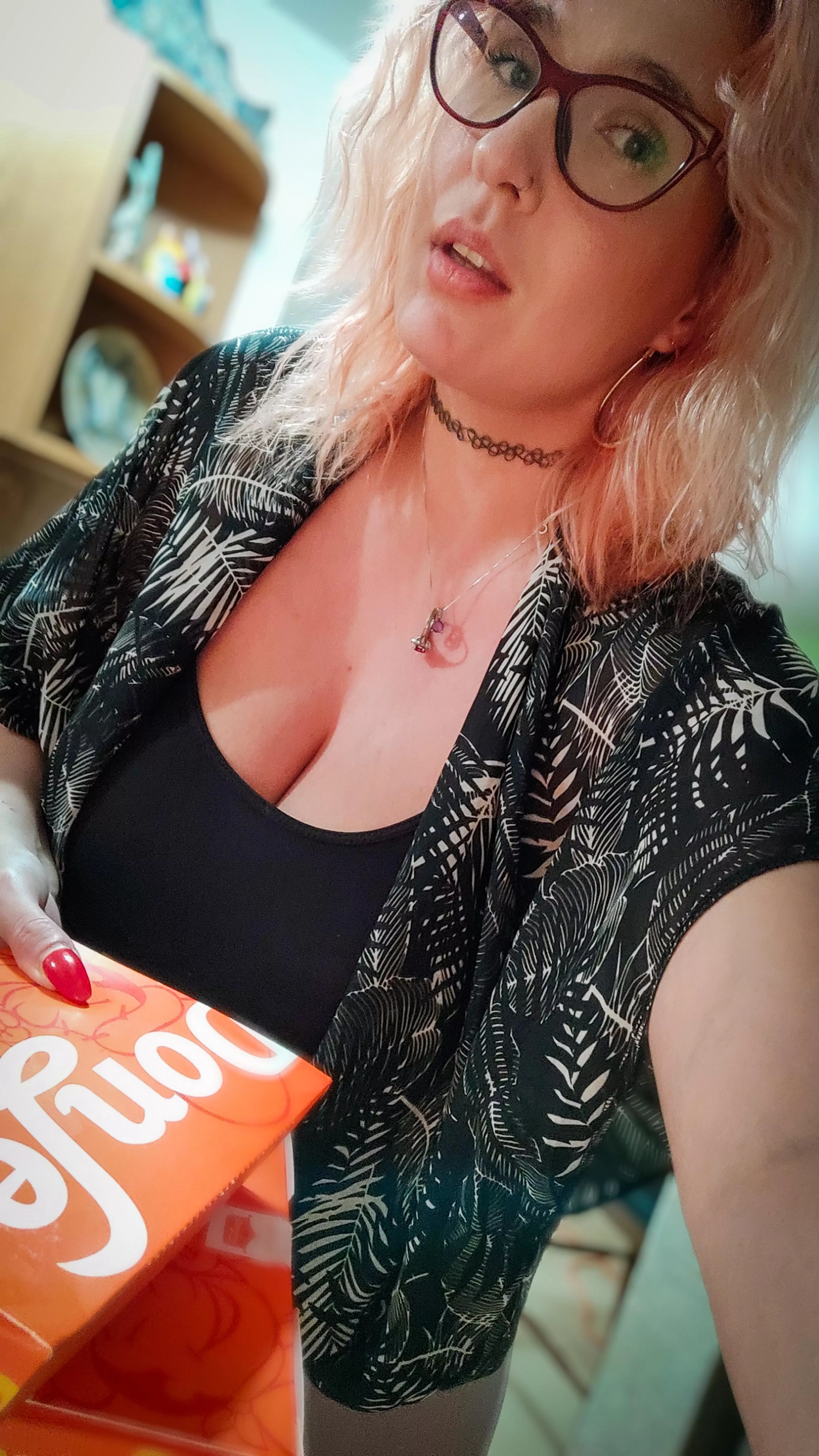 come play with me posted by Sarothica69