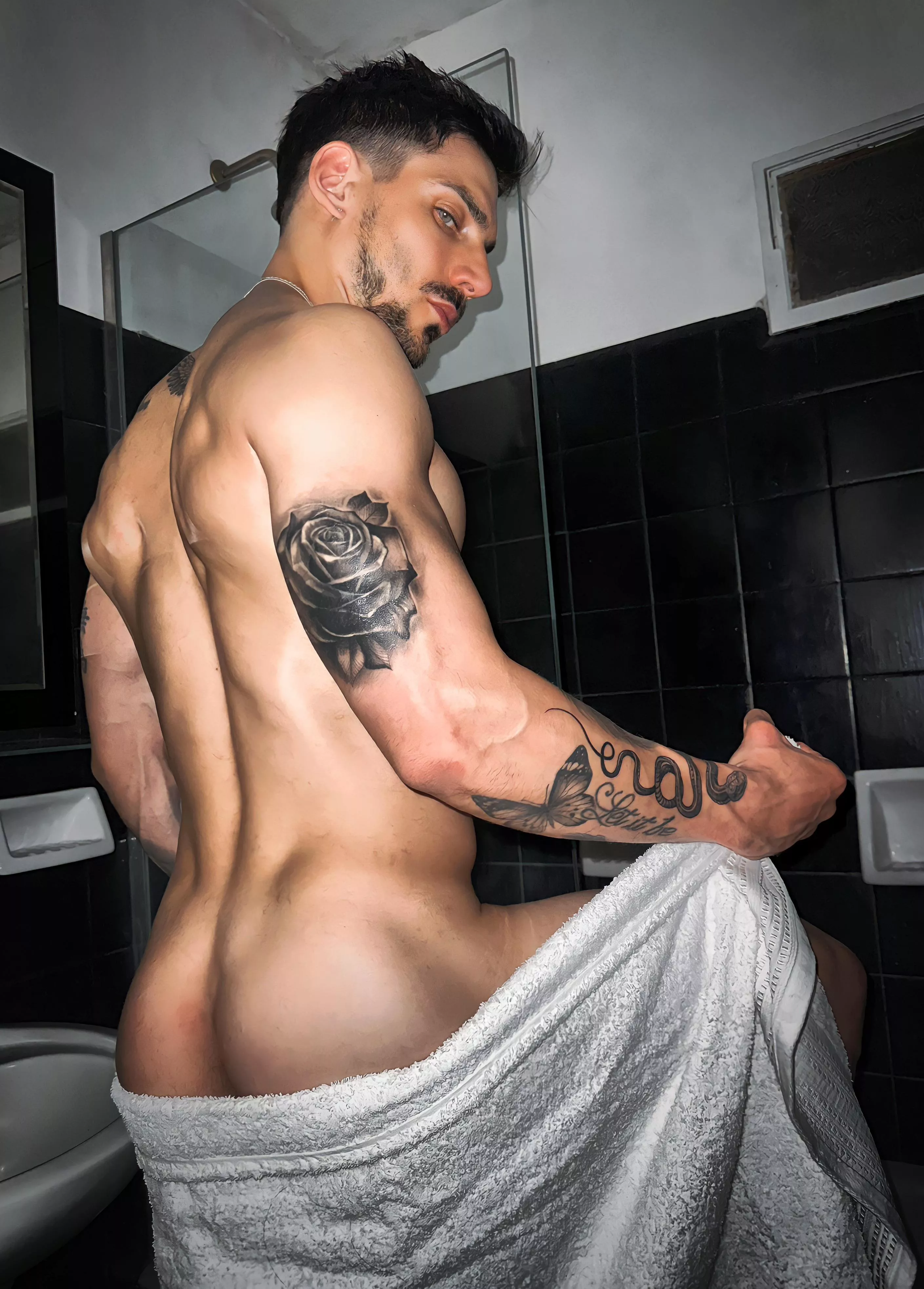 Come with me posted by Fckboy4u