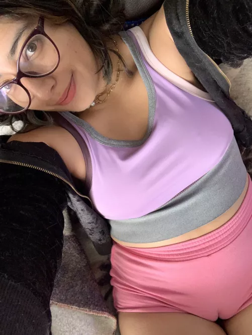 Does your gf send you selfies like these at request? :D by evans-twins