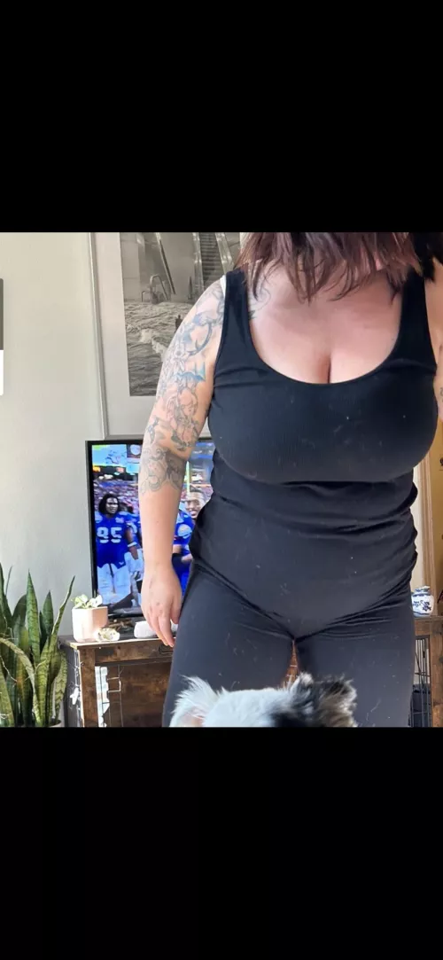 Don’t mind a couple dog hairs on the wife’s clothes. She’s got HUGE tits! 😍😍 by OkCrab5058