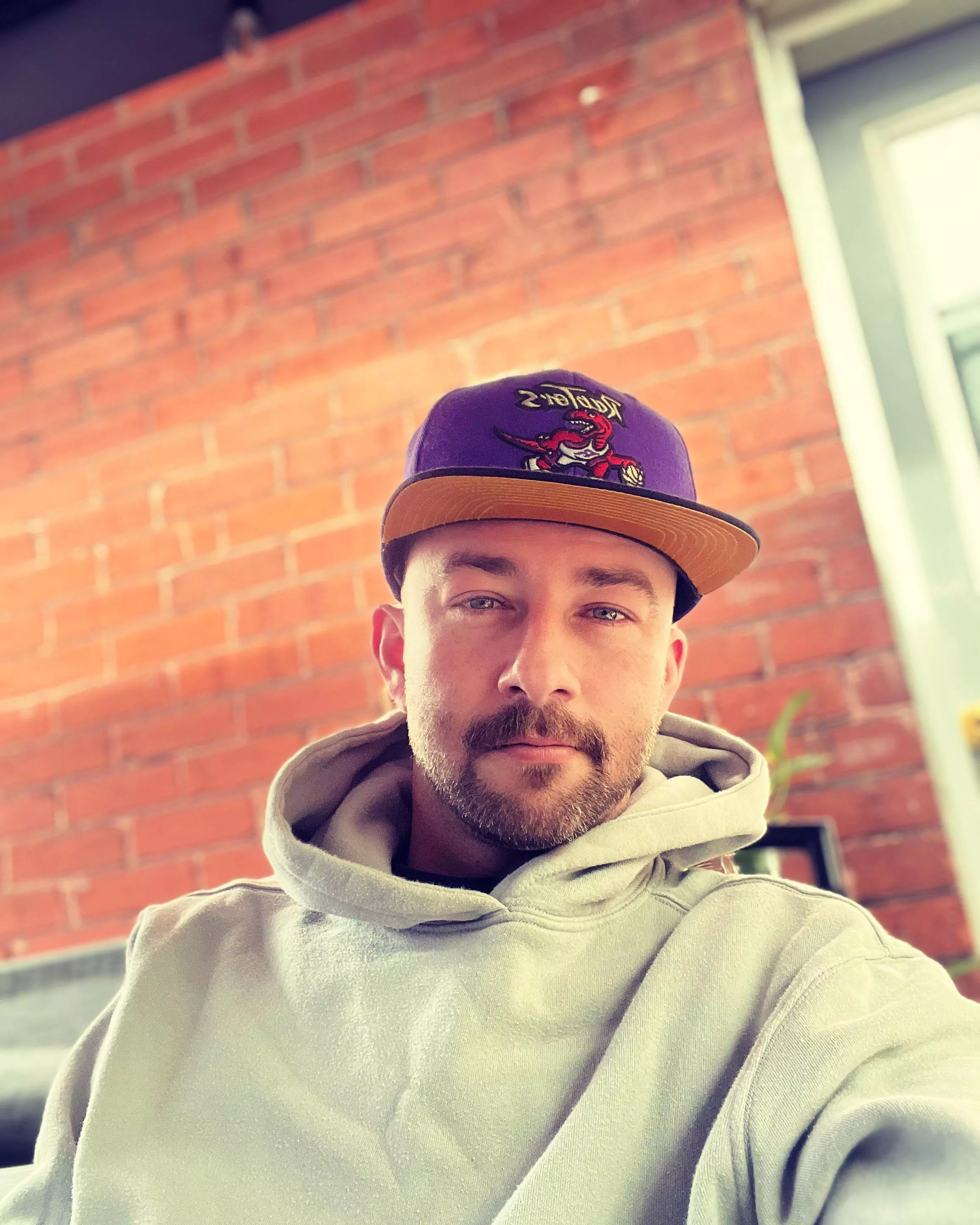 Happy Thursday fellow bros 😊 posted by comegetsomefood