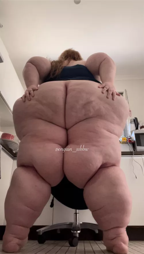 I am all about that ass by penguin_ssbbw