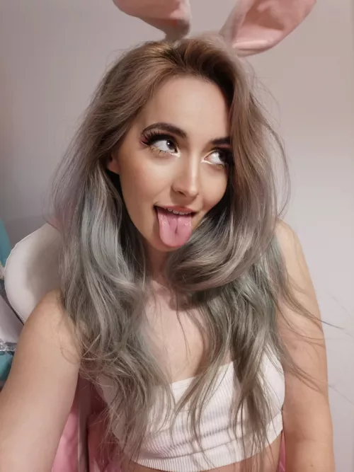 Just a bunny girl ready to play by miremi137