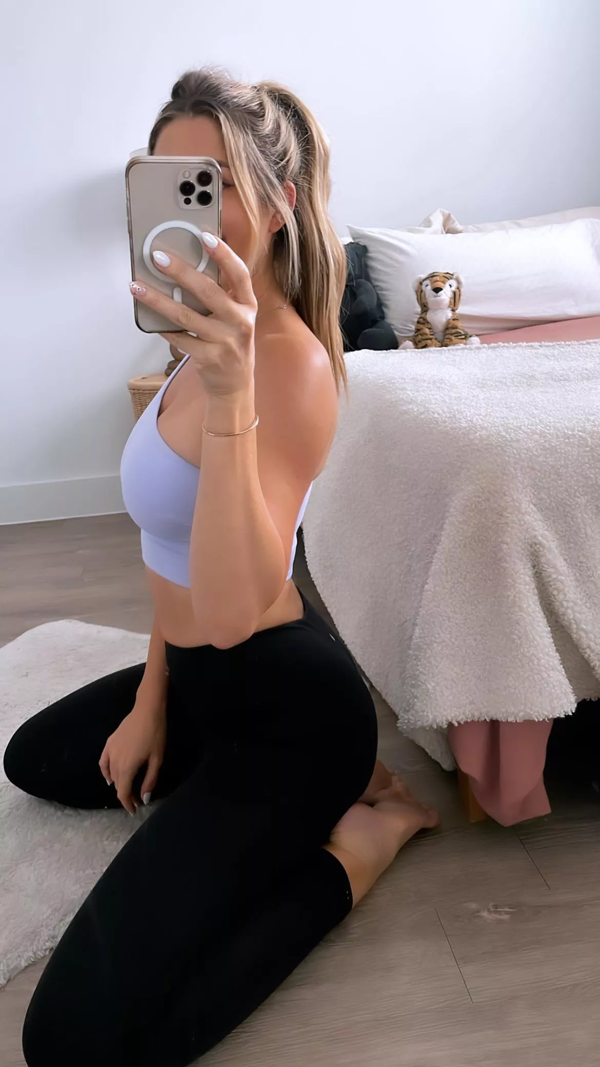 just thinkin about how excited I am to ride ur 🍆 l8r posted by aphrodites_intern