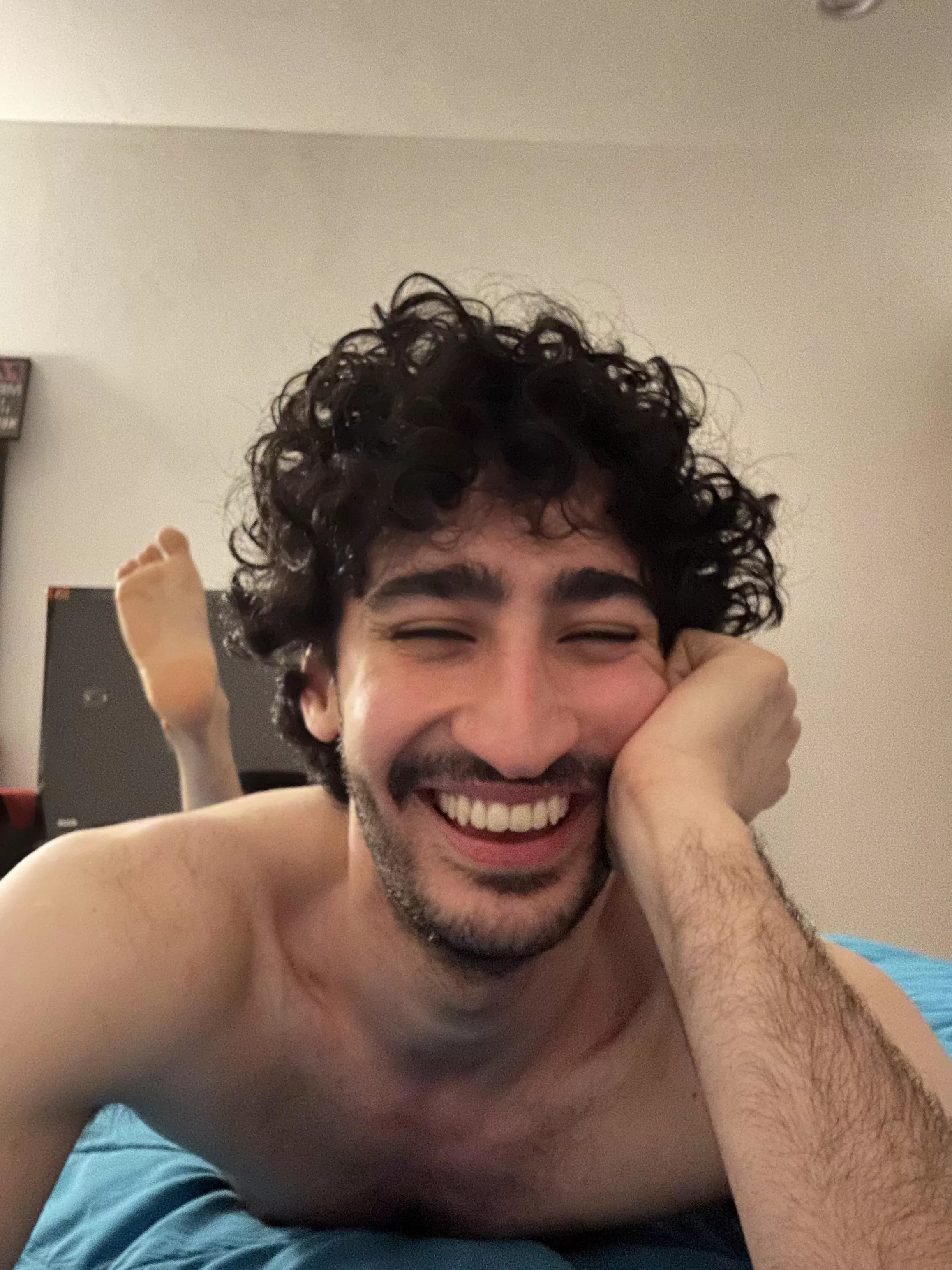 Left foot says hi 👋🏻 posted by supericecool98