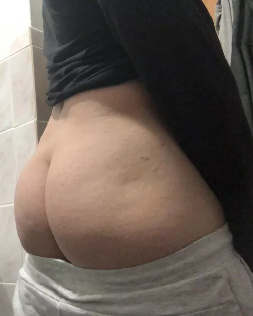 Like what’s under these sweats? by nerd_nextdoor