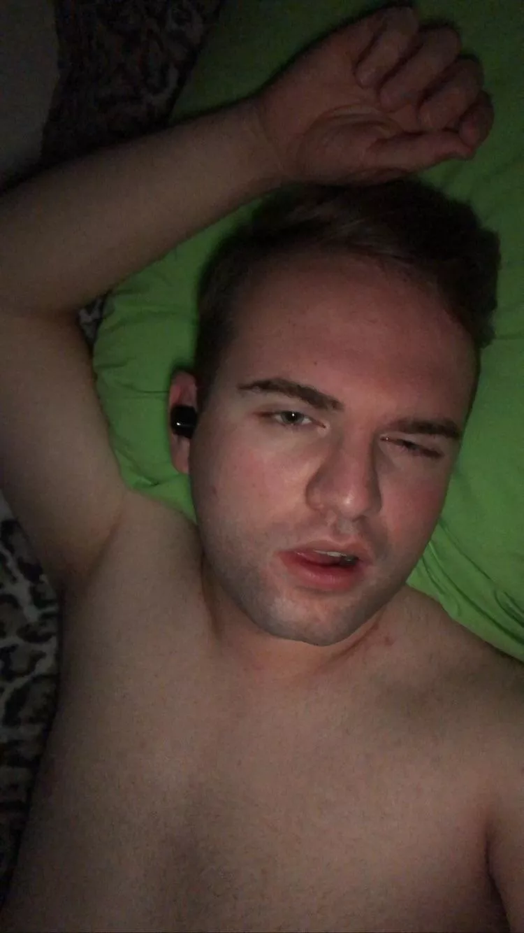 Lonely In bed posted by TheRealDreamSlayer58