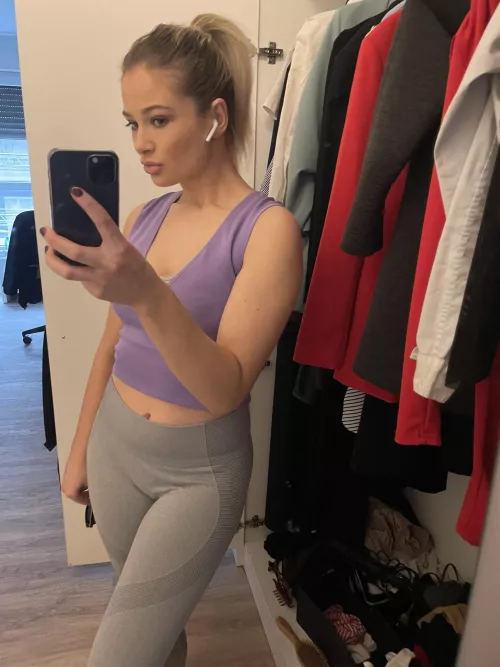 Love the feeling of a nice tight legging by madisonbimmer