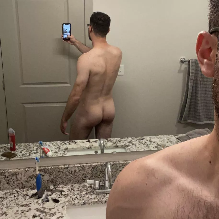 Mirror selfie posted by gmach413