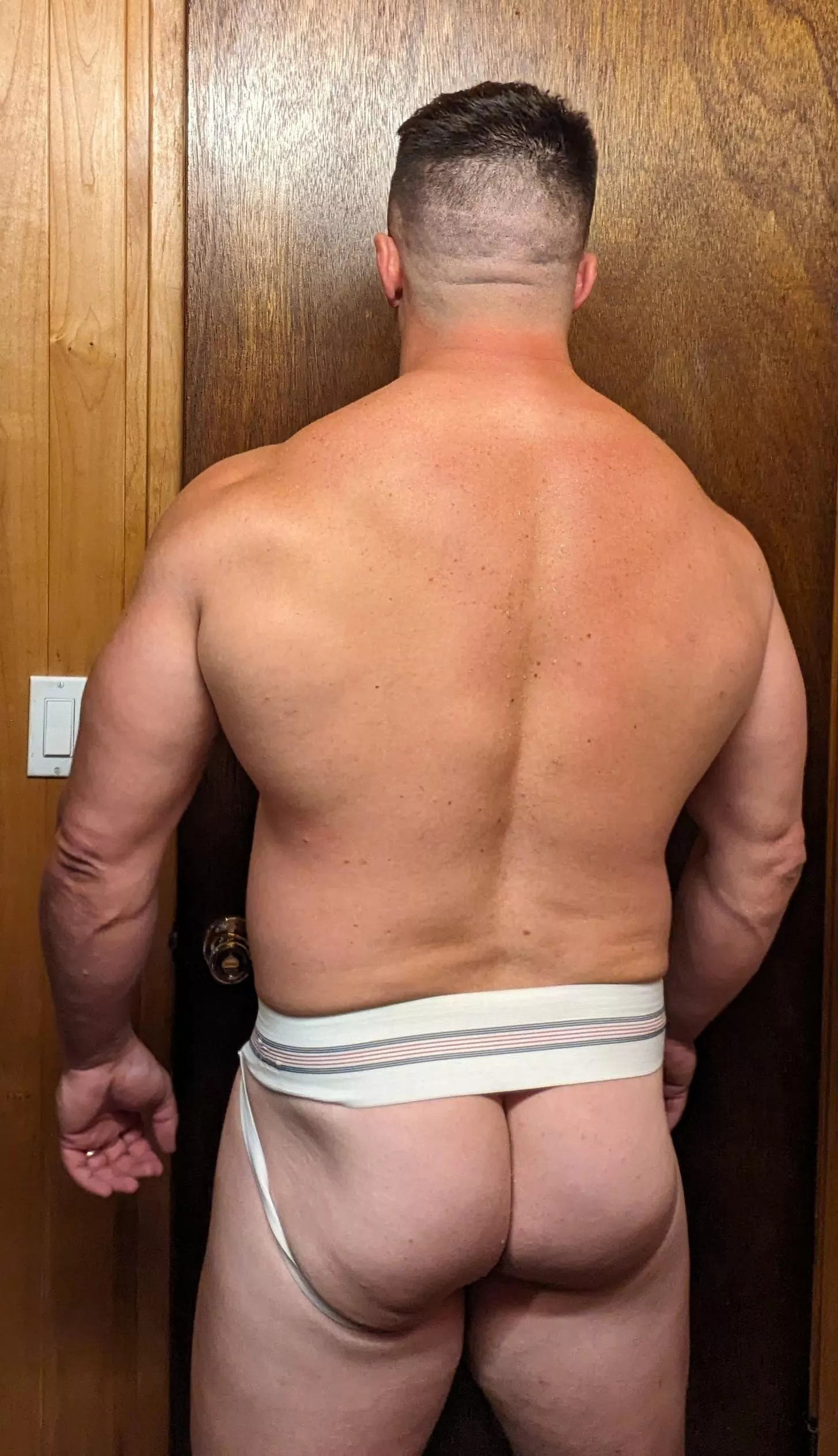 Muscle dad from the back (45) posted by NoResponse1650