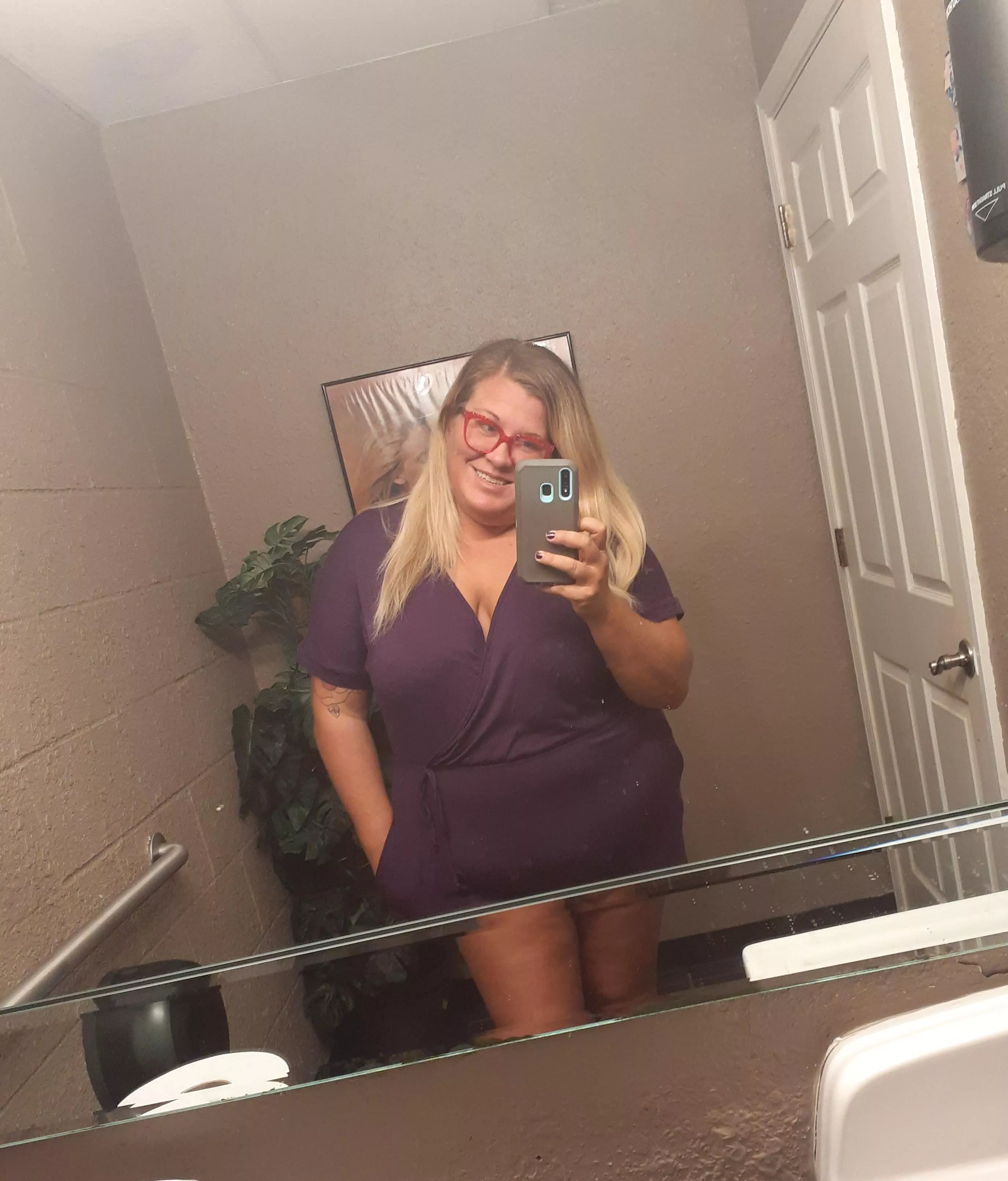 Not wearing a bra at work😈 posted by pnkldy0205