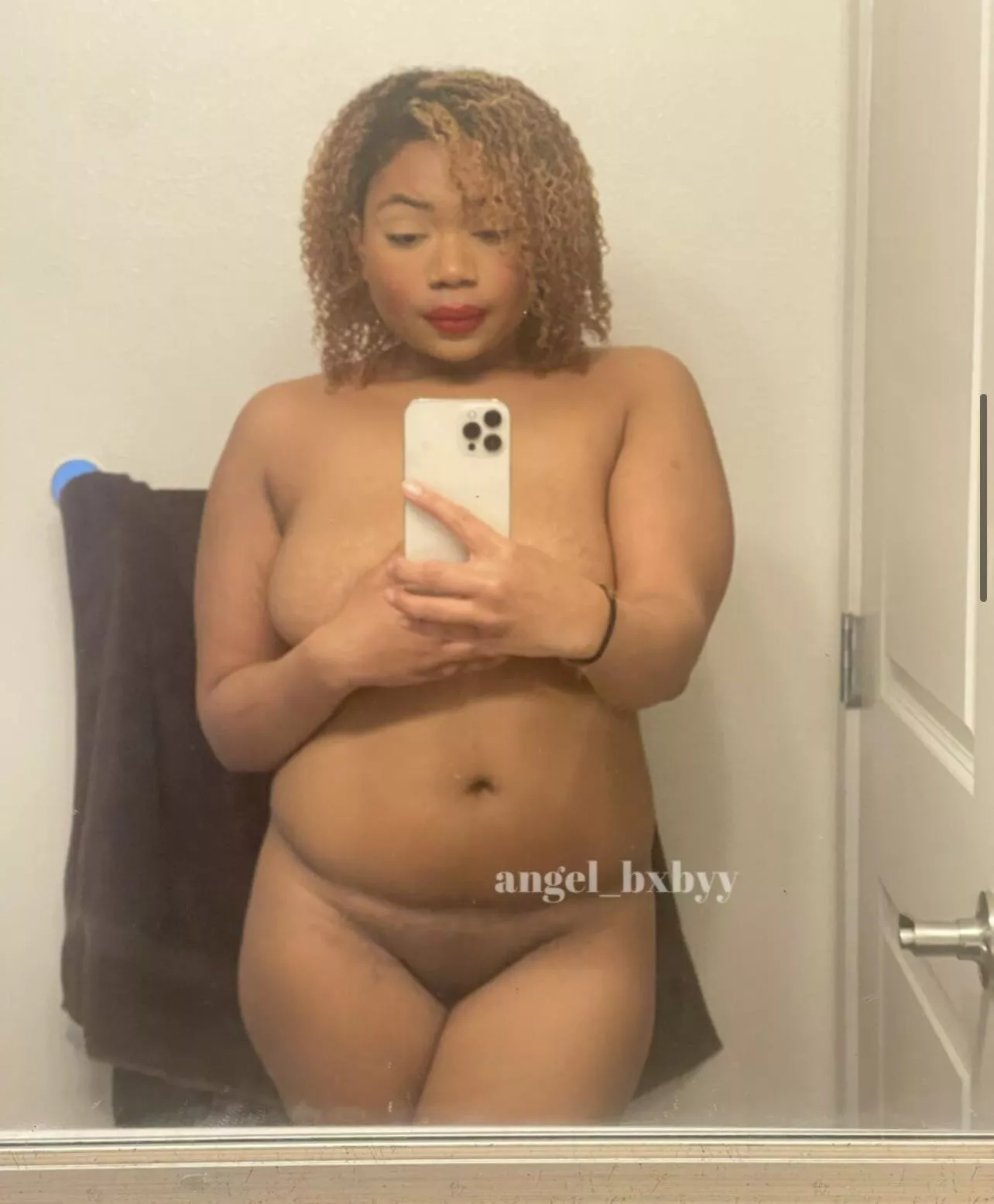 play w me instead of your girlfriend [sext] [rate] [gfe] [pty] [pic] [vid] [cam] 😈 posted by angel_bxbyy