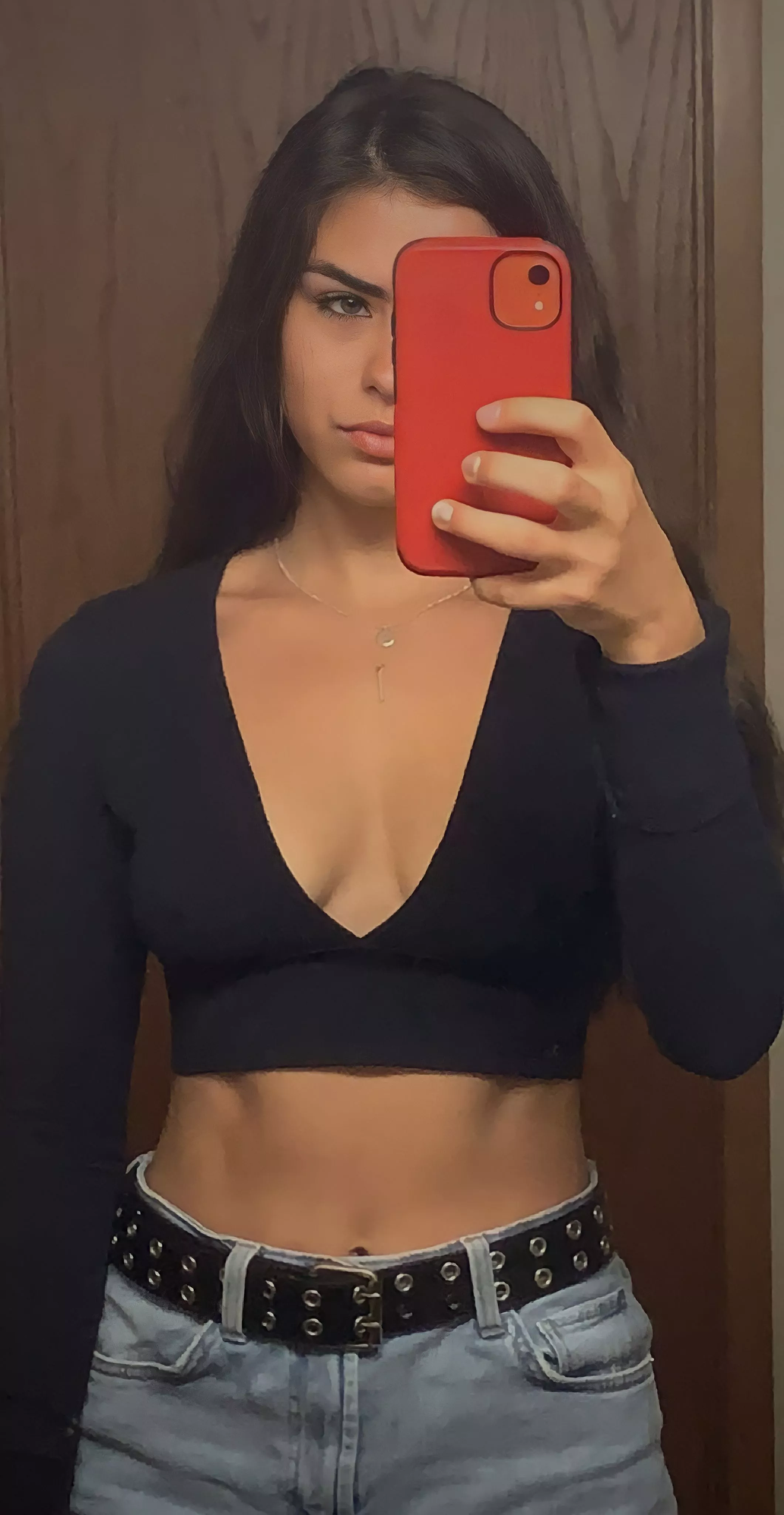 Pretty Brunette IUTR posted by Flat-Shock8867