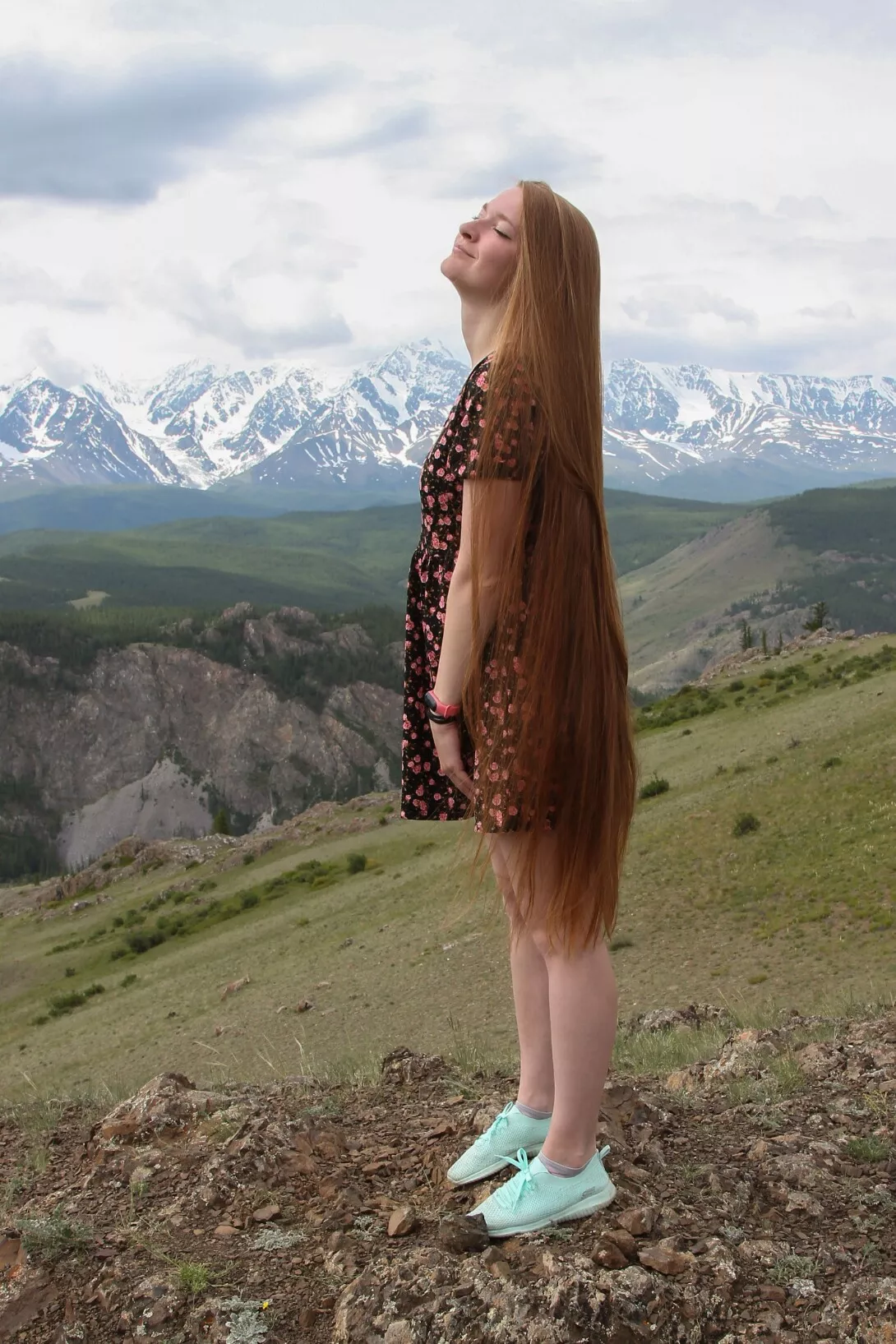 Rapunzel is here again✌️ almost knee length posted by nyata_longhair