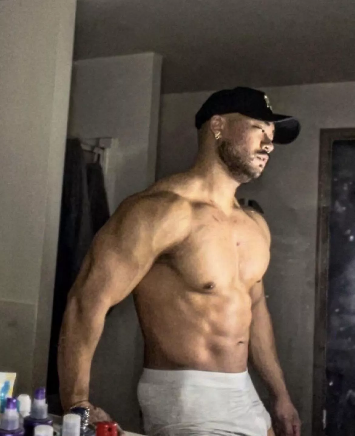 Rub me down boy posted by KingKaiLuke2