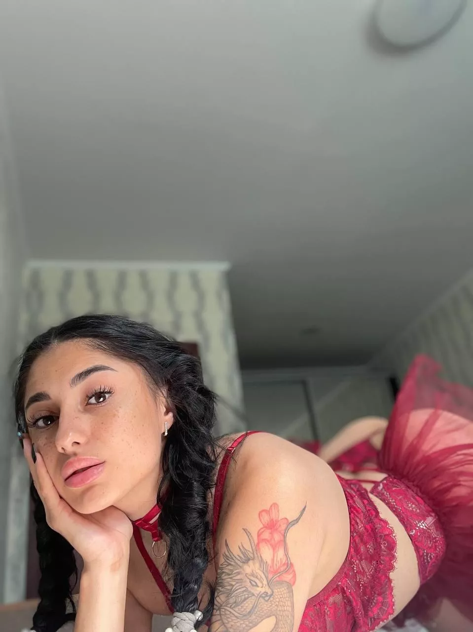 want to dive in a world of passion and pleasure? posted by uptownAntique210