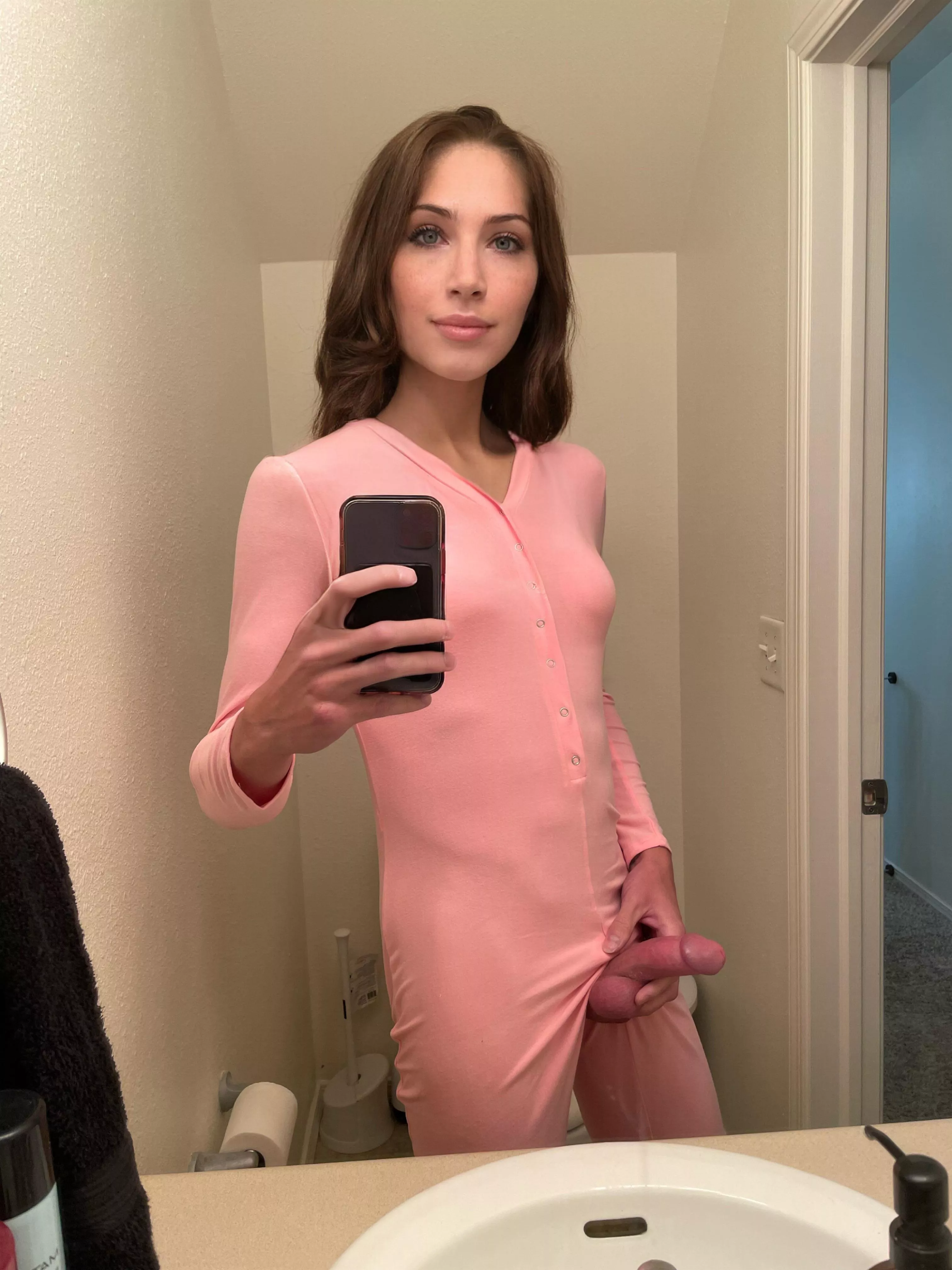 Would you cuddle with a trans girl? posted by xxxLilacxxx92
