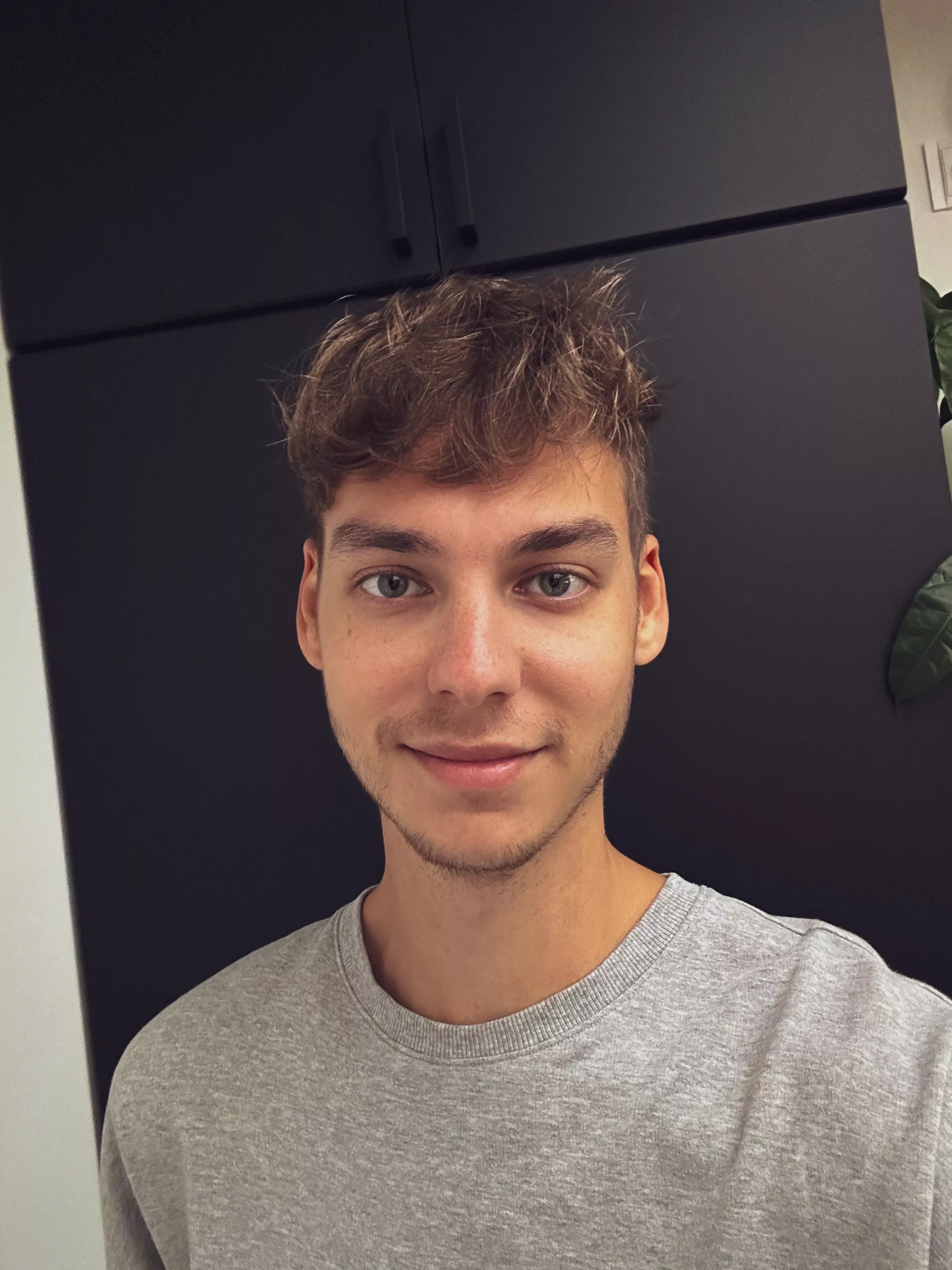 (23) Taking bf applications ‘cause the dating pool is slim where I live… posted by ImThatDudeYouKnow