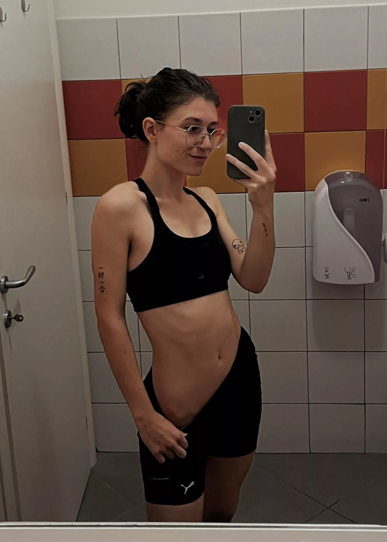 Do you also like gym girls? posted by kinkymiahereee