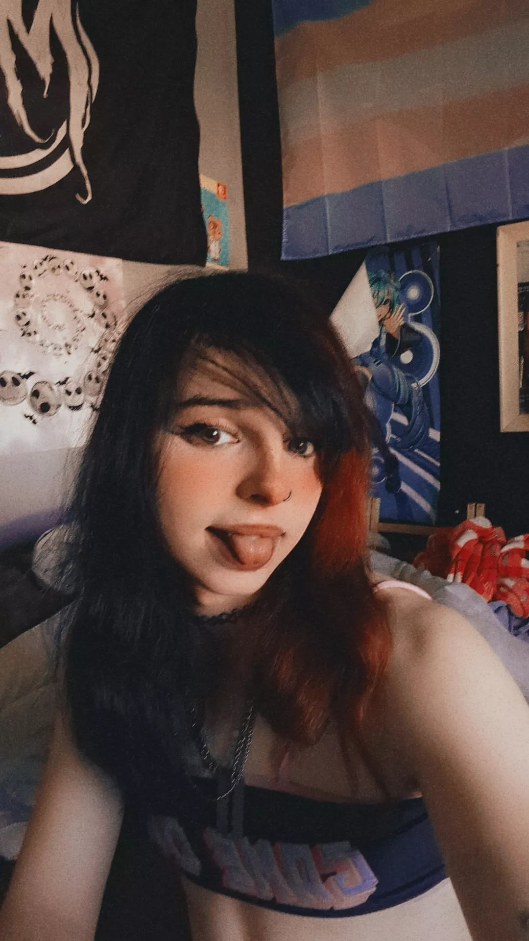 Hi your local emotional support trans girl here to give out some hugs ❤️🖤❤️🖤❤️🖤❤️🖤❤️ posted by Anastasia_Motionless