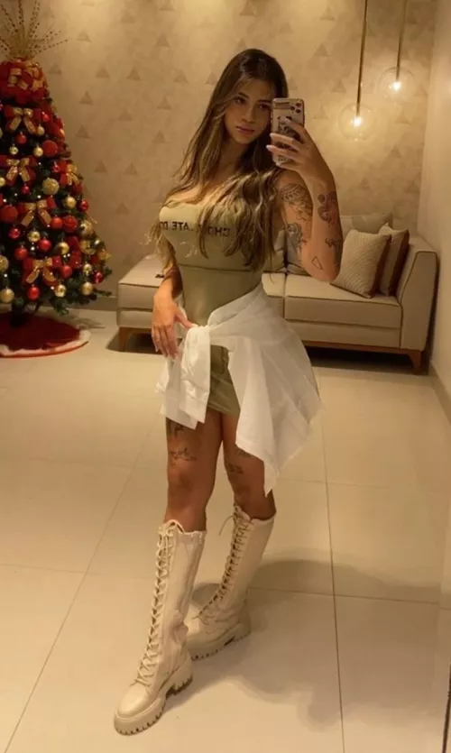 How'd you feel walking with me as your gf? by amandacassilha