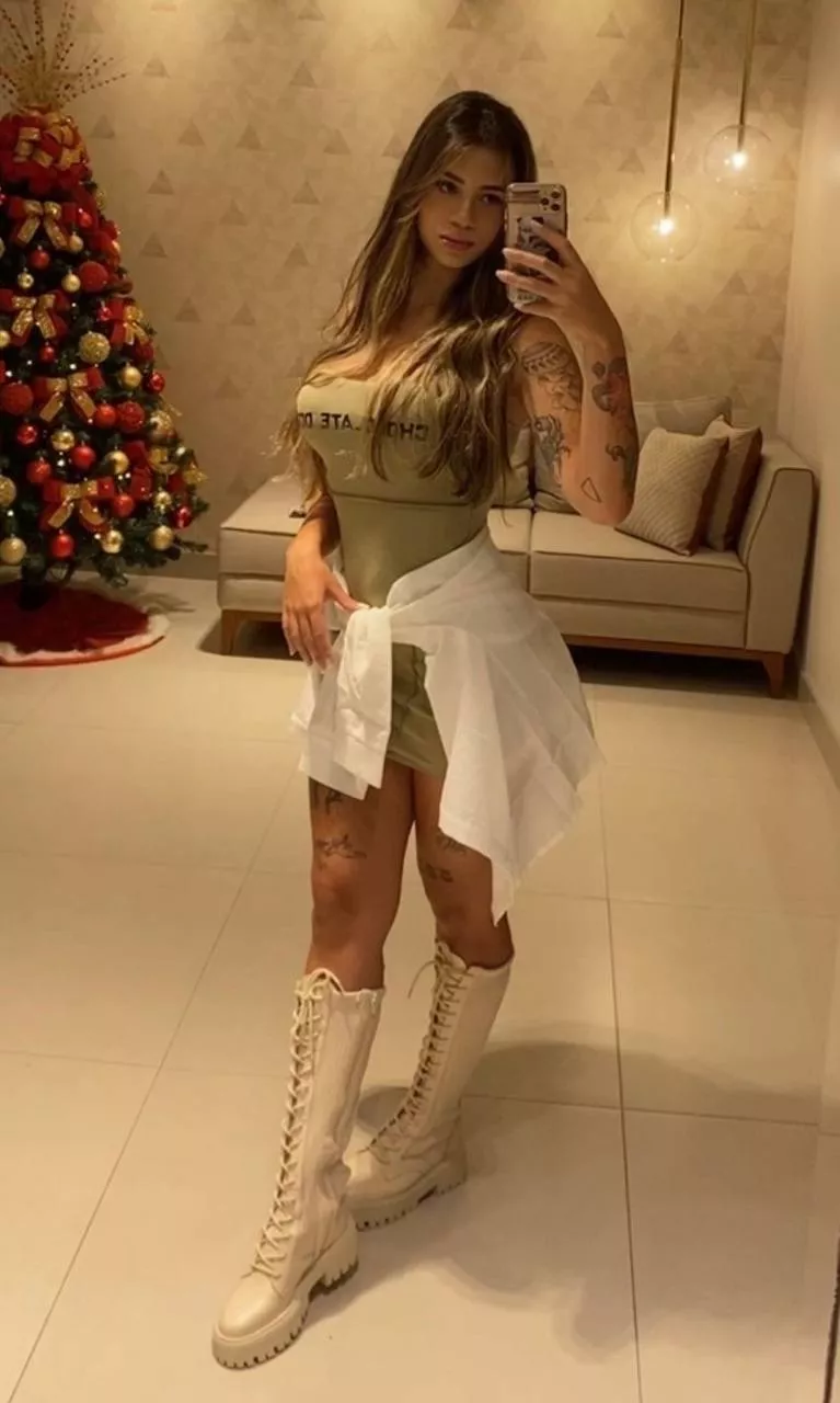 How'd you feel walking with me as your gf? posted by amandacassilha