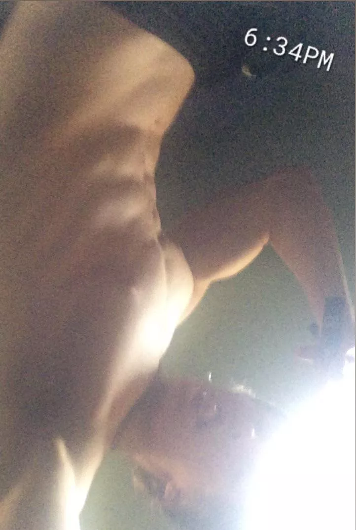 I can’t breathe⛓️, cum help me choke on myself ? posted by drippingrightnow