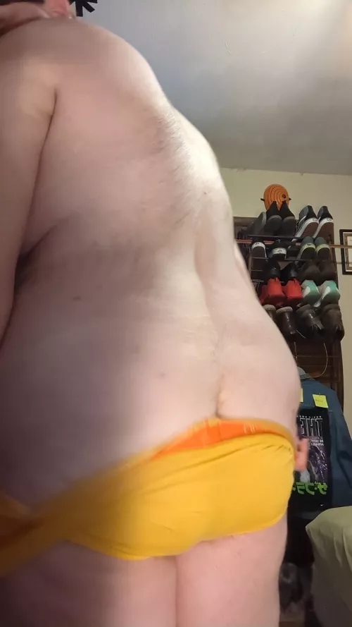 I don't think yellow is my color, help take these off by FinalCucumber4483