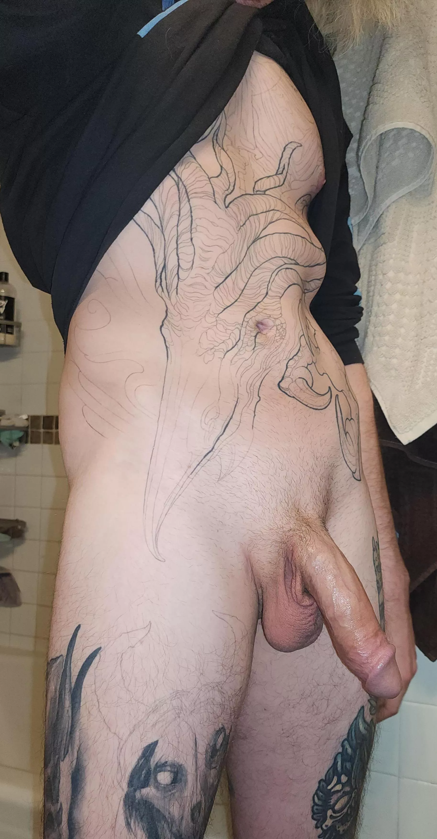 Just Hanging Out posted by Jojo_is_Bizarre