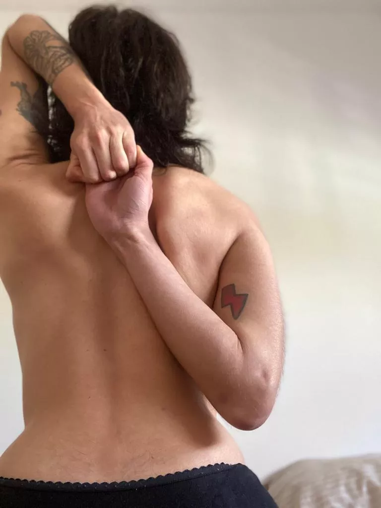 My morning yoga practice babes, come and try posted by lanaxsweet3