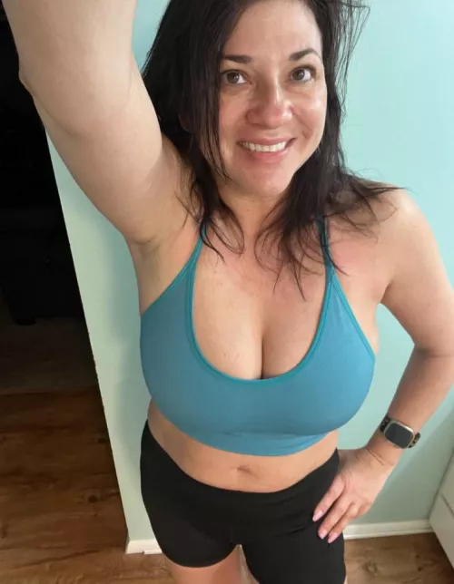 Need new friends by GODDESSVICKY2471