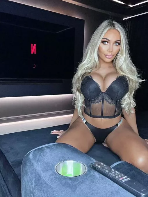 netflix and chill kinda night posted by avagracelove