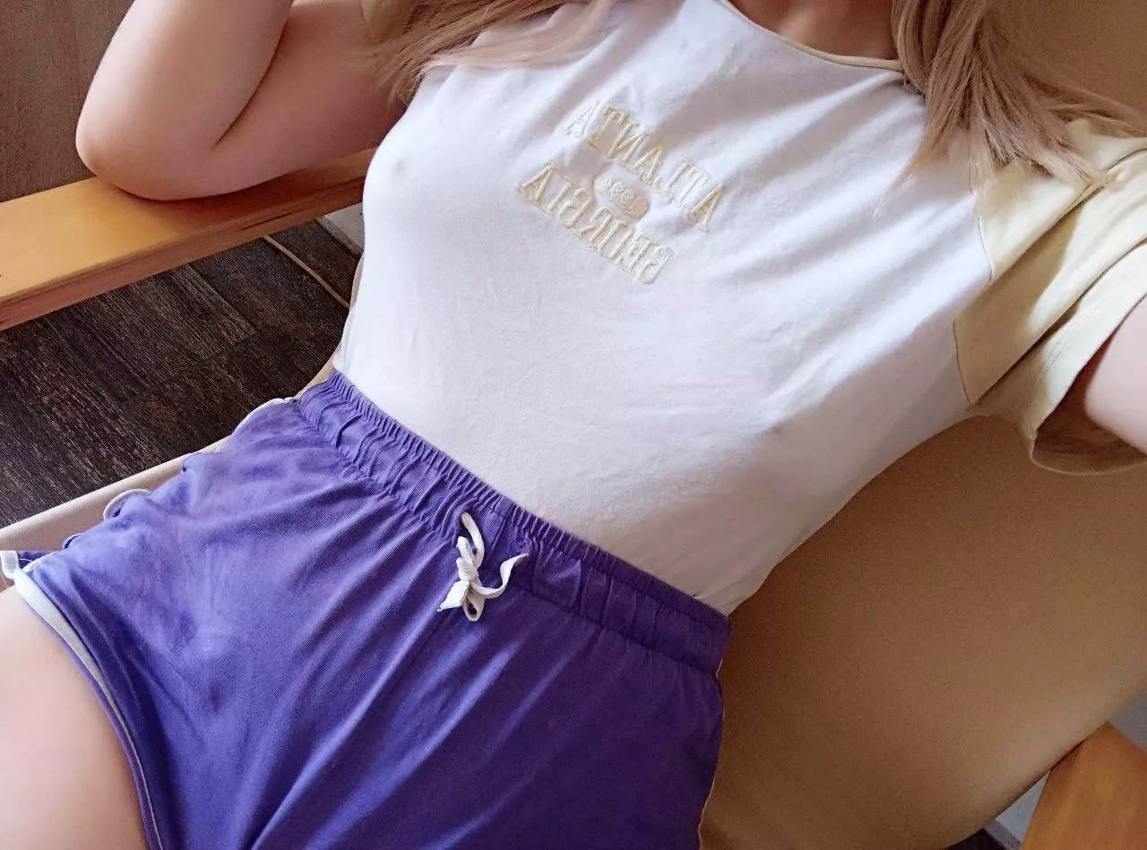 no bra for me this friday! posted by pixiiie_chloe