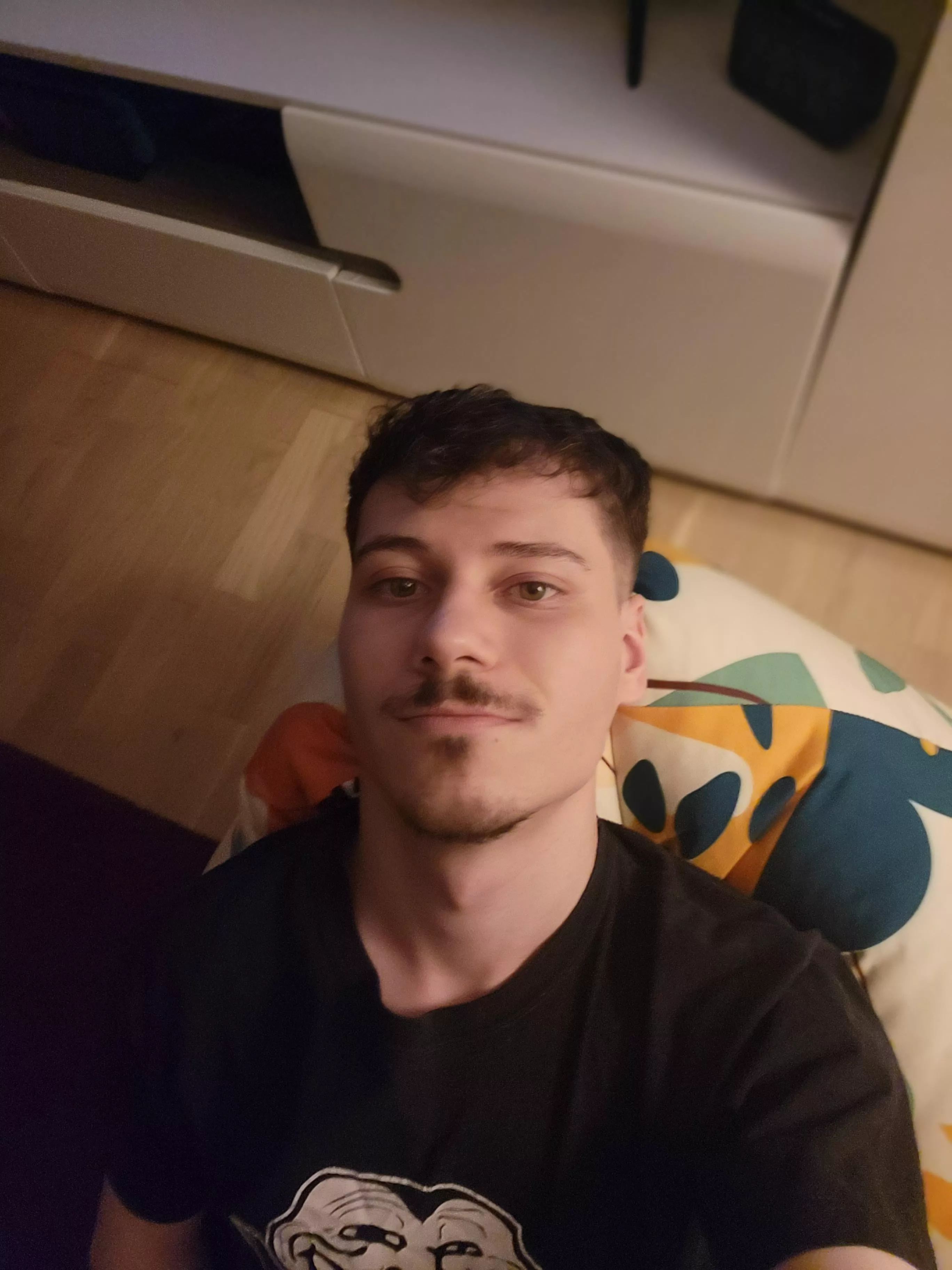 Otter on duty, my duty is to do nothing tonight. Kinda bored, felt cute, will surely delete later. posted by Oink_The_Boink