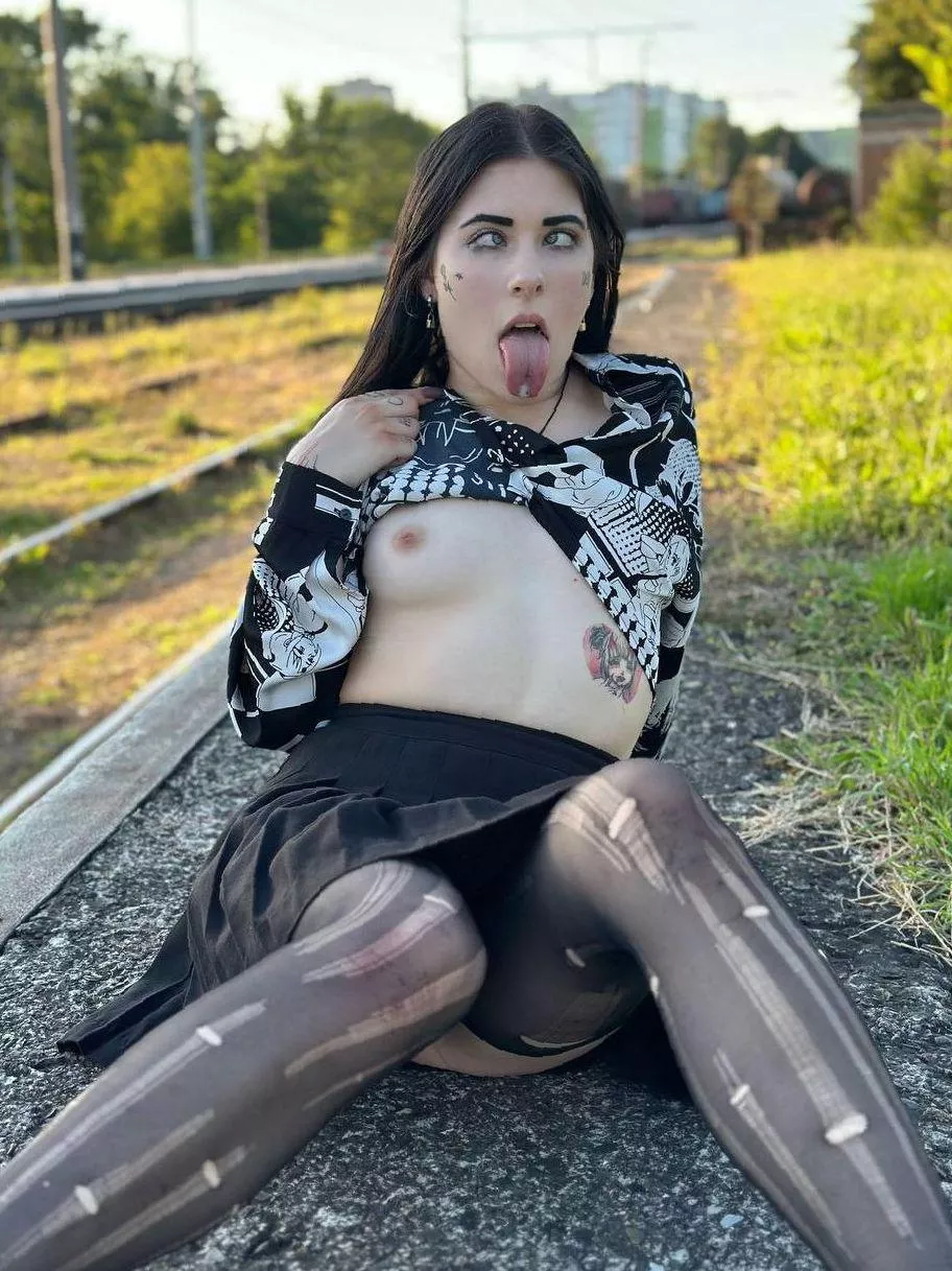 Ready for cum posted by plushsesam