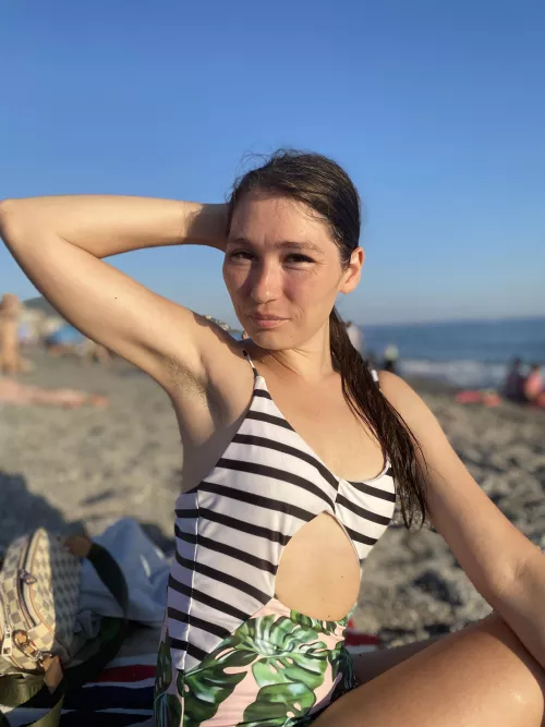 Take a moment. Stop scrolling. Have a look. by SexyMissMe