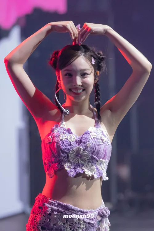 TWICE - Nayeon by Ghouldual