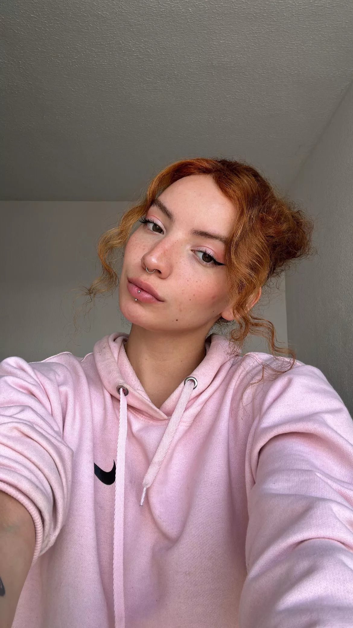 What did u first noticed posted by Putrid-Position3974